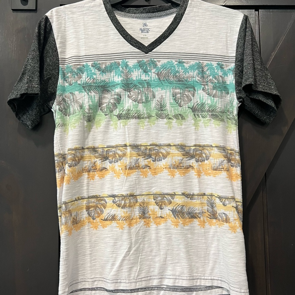 * 4/$20
Rustic Blue Boys Hawaiian Shirt Size L (worn once)